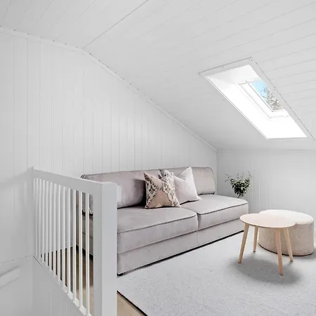 4 Bedroom Stunning In Risør