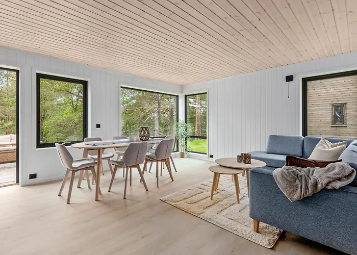 4 Bedroom Stunning In * Risør