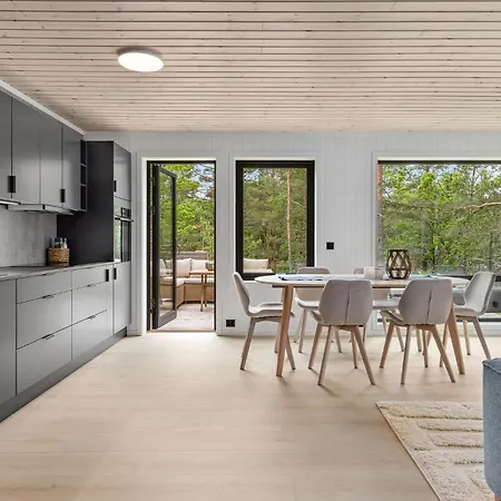 4 Bedroom Stunning In * Risør